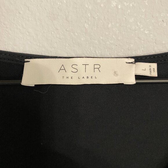 ASTR The Label Black Oversize Top with Front Tie - Large - Picture 2 of 3